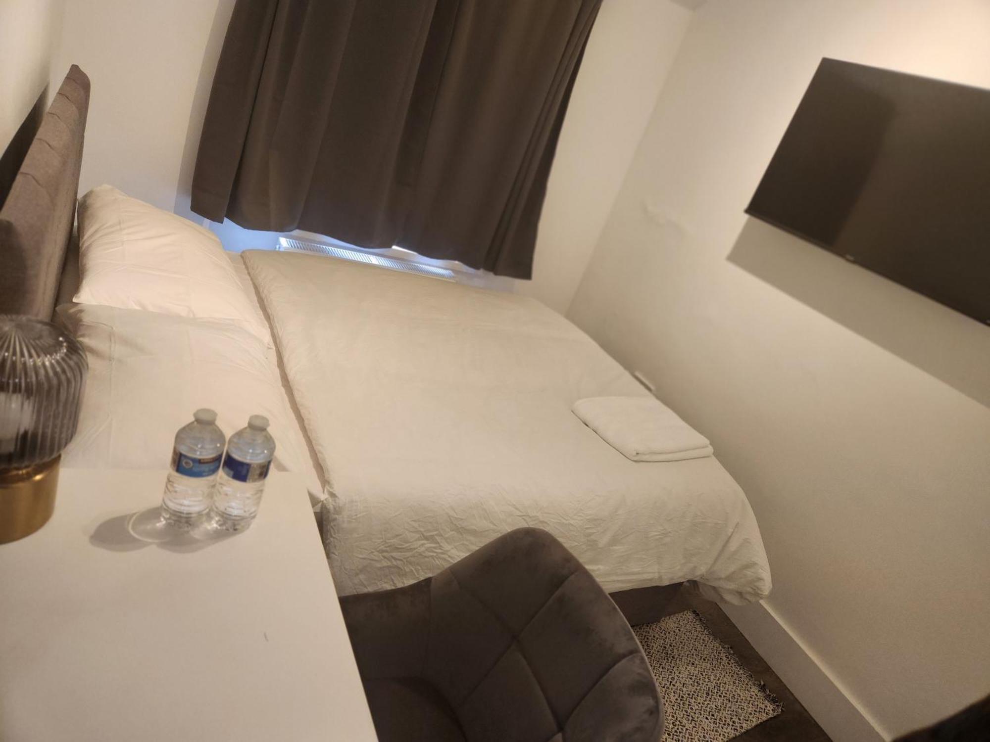 伦敦Flat With Work Station, Monitor, Smart Tv & Netflix公寓 外观 照片