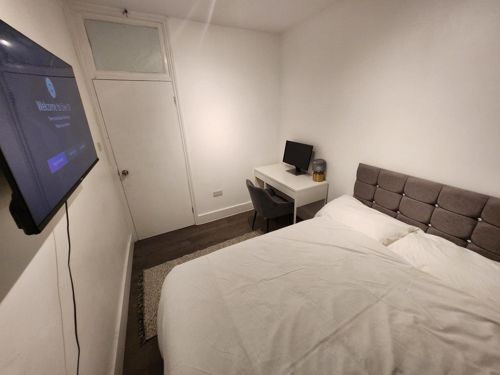 伦敦Flat With Work Station, Monitor, Smart Tv & Netflix公寓 外观 照片