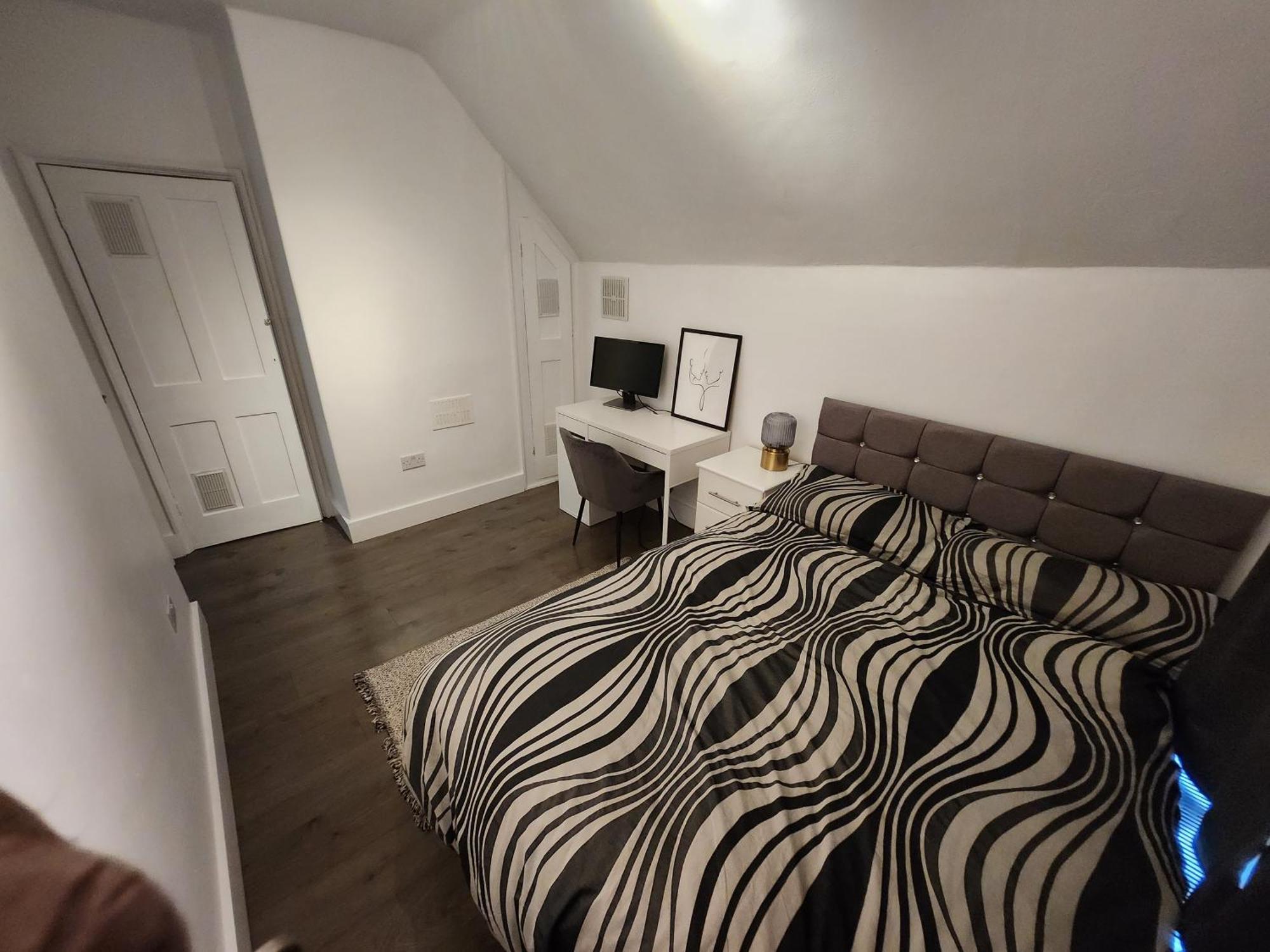 伦敦Flat With Work Station, Monitor, Smart Tv & Netflix公寓 外观 照片